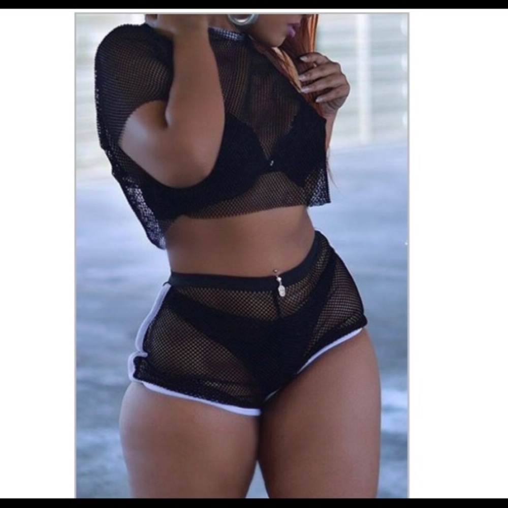 2 piece outfit πβοΈπ - Picture 1 of 3